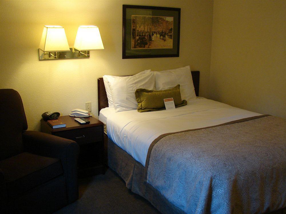 Candlewood Suites Raleigh Crabtree, An Ihg Hotel Extérieur photo